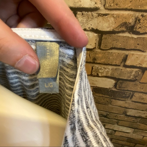 Size Large Denver Hayes sweater shirt - Picture 4 of 4